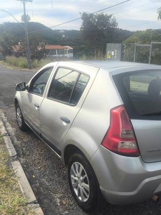 RENAULT SANDERO 1.0 EXPRESSION 16V FLEX 4P MANUAL RENAULT SANDERO 1.0 EXPRESSION 16V FLEX 4P MANUAL